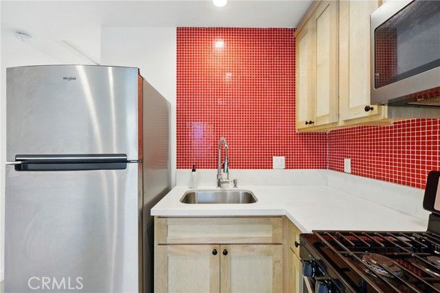 500 64th, Los Angeles, CA 90003