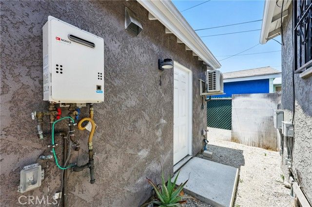 500 64th, Los Angeles, CA 90003