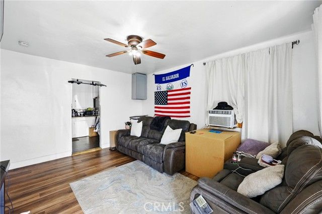 500 64th, Los Angeles, CA 90003