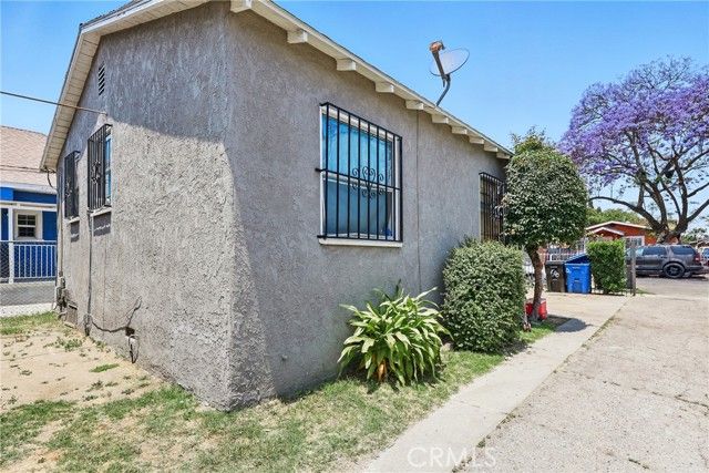500 64th, Los Angeles, CA 90003