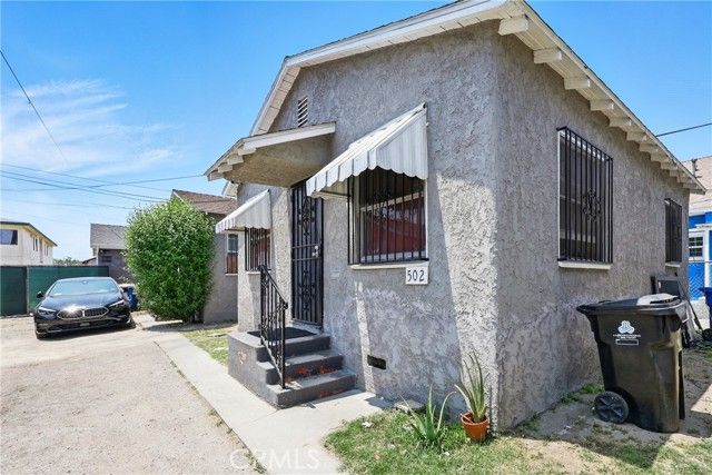 500 64th, Los Angeles, CA 90003