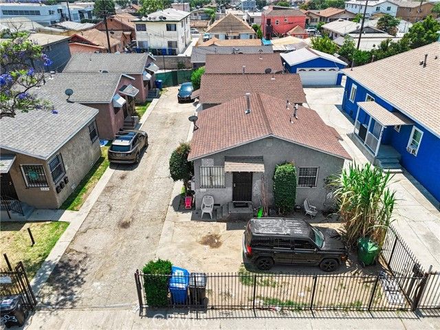 500 64th, Los Angeles, CA 90003