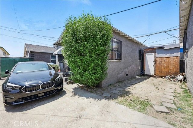 500 64th, Los Angeles, CA 90003