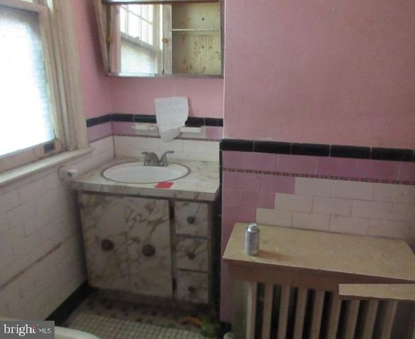 7499 BRIAR RD, Philadelphia, PA 19138