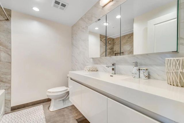 510 1st Ave 402, San Diego, CA 92101