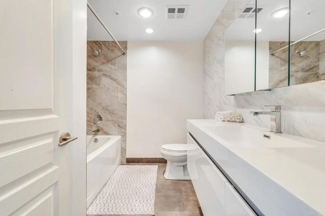 510 1st Ave 402, San Diego, CA 92101