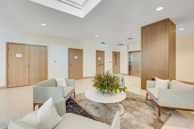 510 1st Ave 402, San Diego, CA 92101