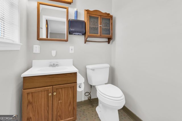 5563 Pine Street, Lula, GA 30554