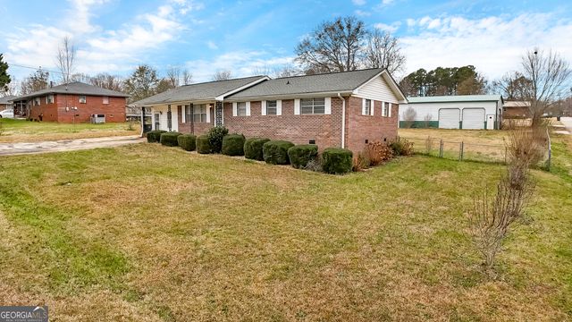 5563 Pine Street, Lula, GA 30554