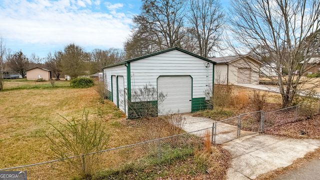5563 Pine Street, Lula, GA 30554