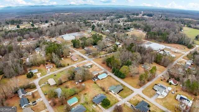 5563 Pine Street, Lula, GA 30554