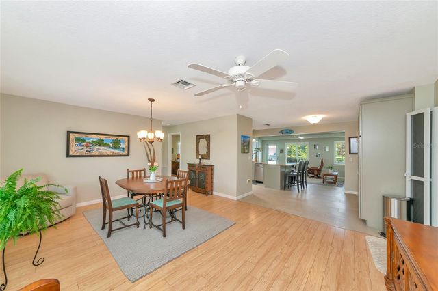422 CIRCLEWOOD DRIVE H6, Venice, FL 34293