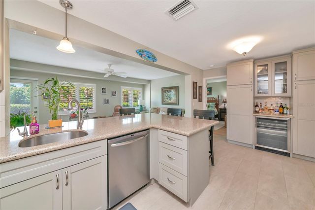 422 CIRCLEWOOD DRIVE H6, Venice, FL 34293