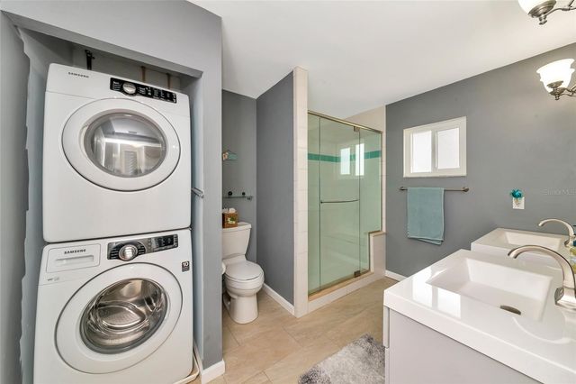 422 CIRCLEWOOD DRIVE H6, Venice, FL 34293