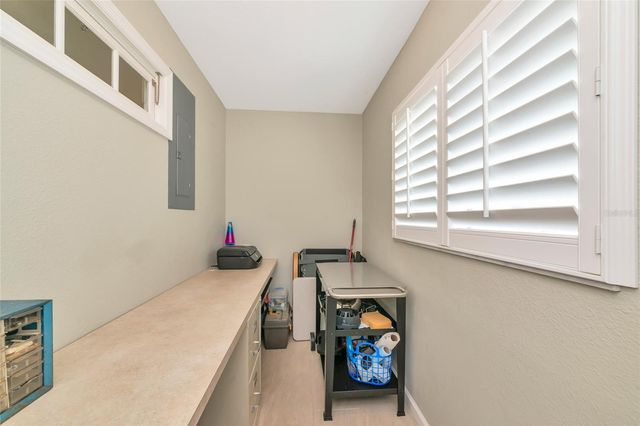 422 CIRCLEWOOD DRIVE H6, Venice, FL 34293