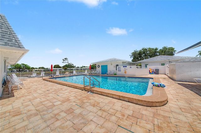 422 CIRCLEWOOD DRIVE H6, Venice, FL 34293
