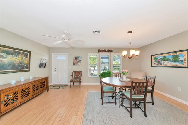 422 CIRCLEWOOD DRIVE H6, Venice, FL 34293