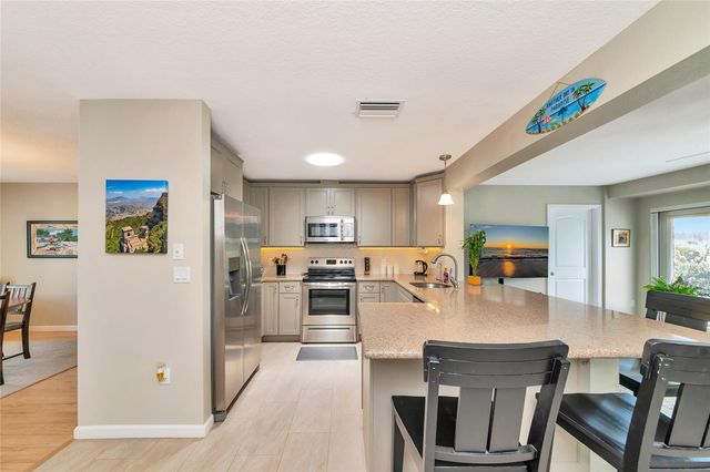 422 CIRCLEWOOD DRIVE H6, Venice, FL 34293