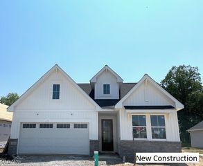 2163 Myla Way, Amherst, OH 44001