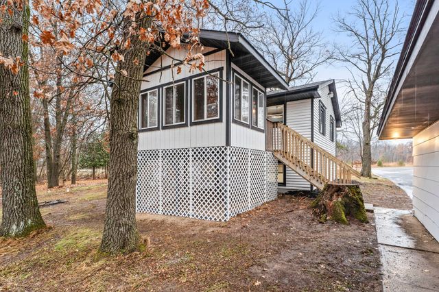 5610 Spencer Brook Drive NW, Cambridge, MN 55008