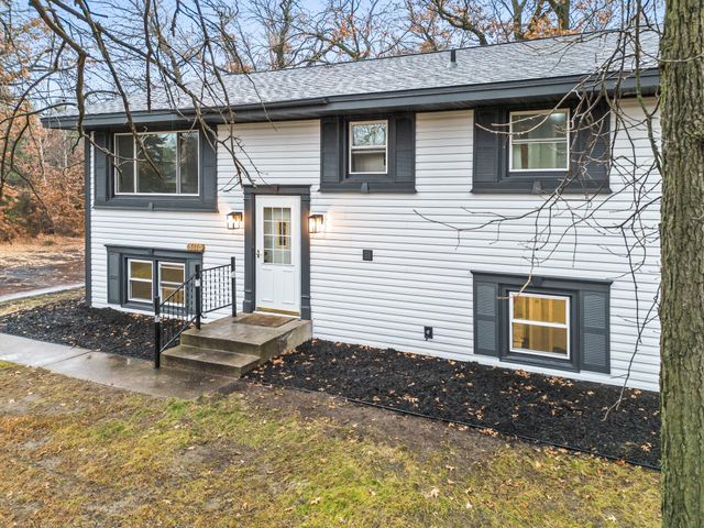 5610 Spencer Brook Drive NW, Cambridge, MN 55008