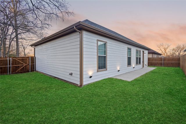 503 S 5th Street, Bonham, TX 75418