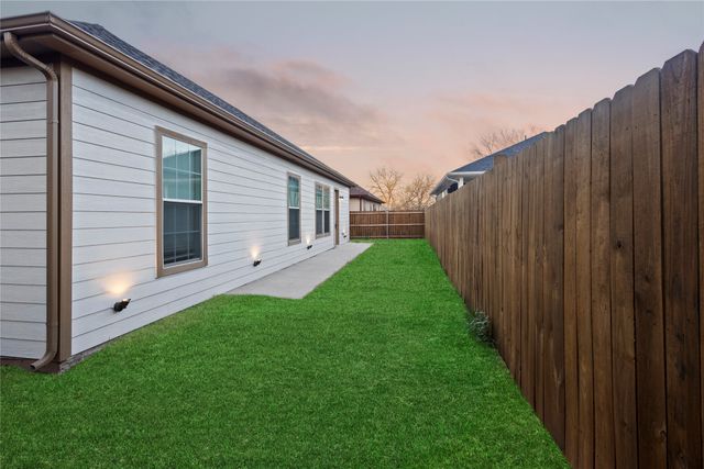 503 S 5th Street, Bonham, TX 75418