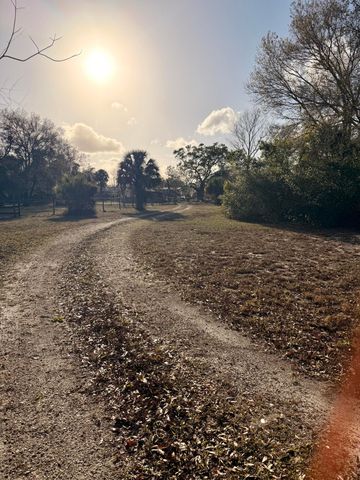 1907 NE 308th Street, Okeechobee, FL 34972