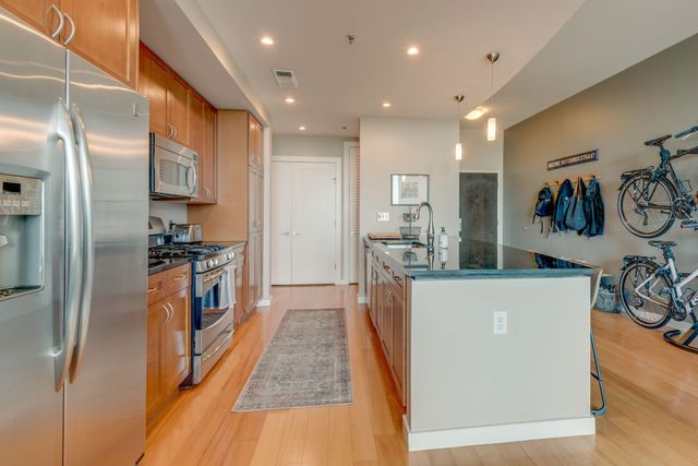 900 20th Ave S Apt 1606, Nashville, TN 37212