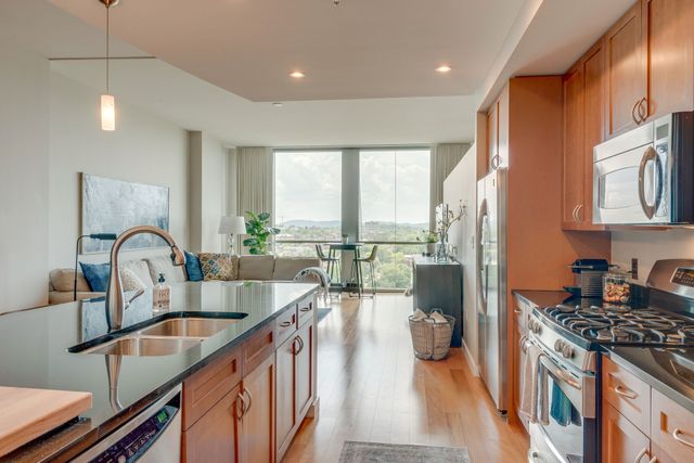 900 20th Ave S Apt 1606, Nashville, TN 37212