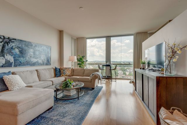 900 20th Ave S Apt 1606, Nashville, TN 37212