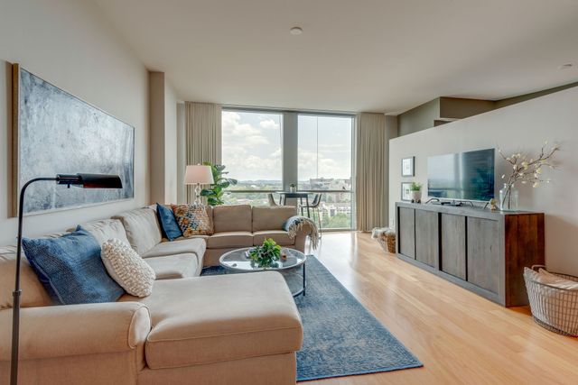 900 20th Ave S Apt 1606, Nashville, TN 37212