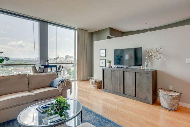 900 20th Ave S Apt 1606, Nashville, TN 37212