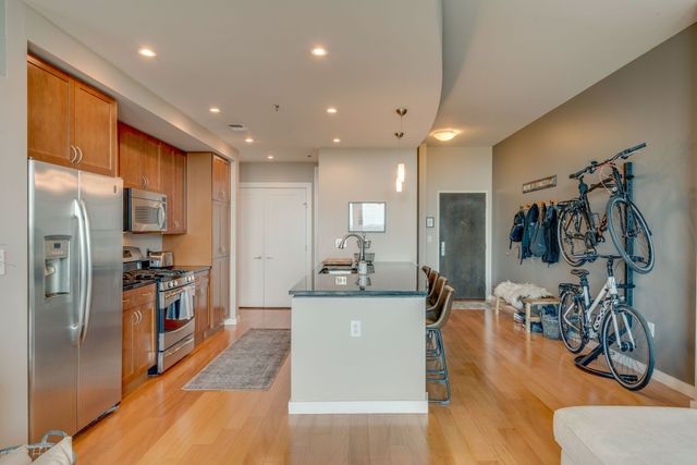 900 20th Ave S Apt 1606, Nashville, TN 37212