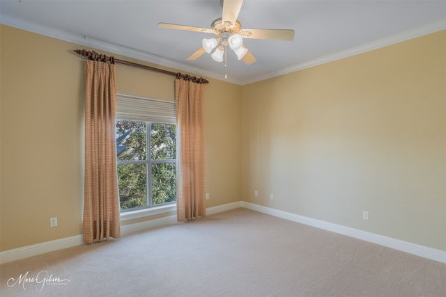 1069 Waters Edge Circle, Shreveport, LA 71106