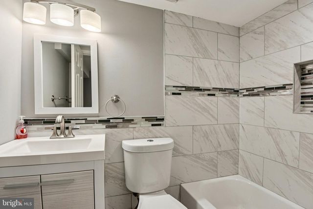 5811 THE ALAMEDA, Baltimore, MD 21239