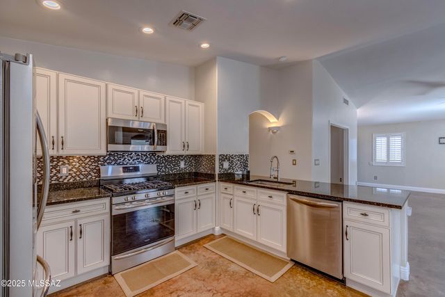 5577 W Painted Cliff Drive, Marana, AZ 85658