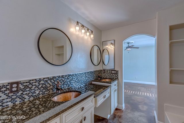 5577 W Painted Cliff Drive, Marana, AZ 85658