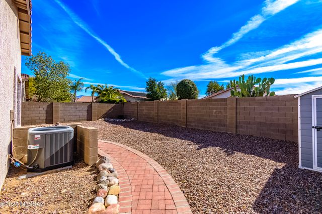 5577 W Painted Cliff Drive, Marana, AZ 85658