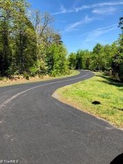 366 Emerald Isle Court, Lexington, NC 27292