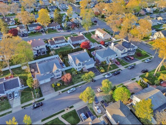 91 Chicago Avenue, Massapequa, NY 11758