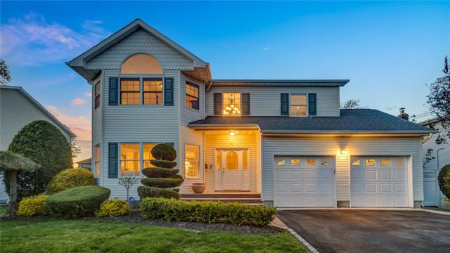 91 Chicago Avenue, Massapequa, NY 11758