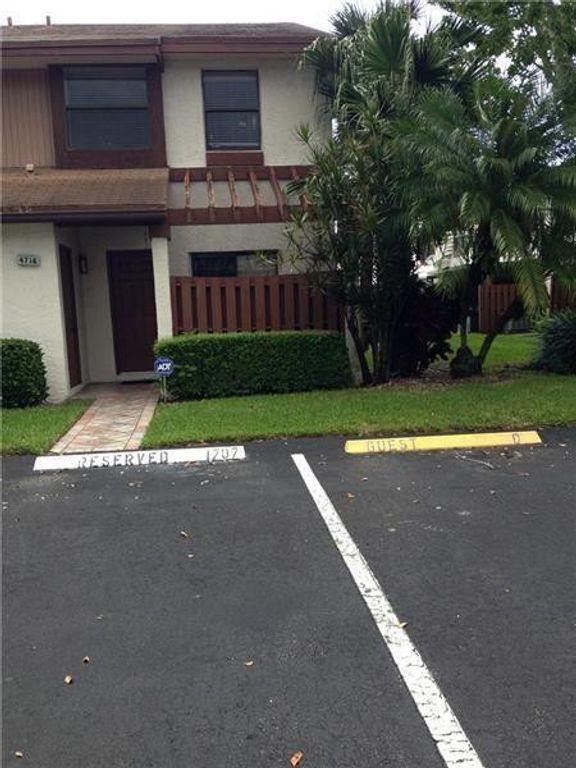 4716 NW 82nd Avenue, Lauderhill, FL 33351