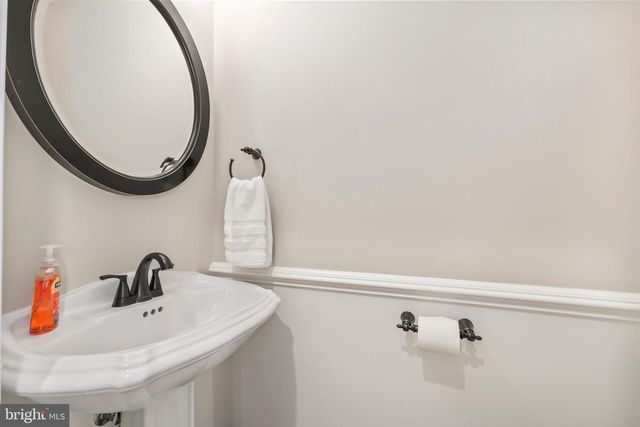 20419 MIDDLEBURY ST, Ashburn, VA 20147