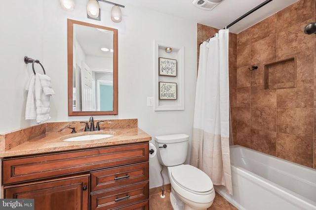 20419 MIDDLEBURY ST, Ashburn, VA 20147