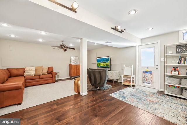 20419 MIDDLEBURY ST, Ashburn, VA 20147