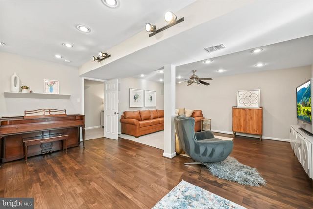 20419 MIDDLEBURY ST, Ashburn, VA 20147