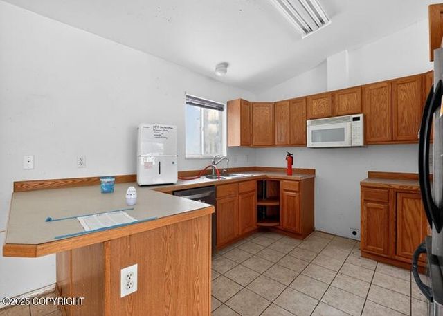 817 Shakespeare Circle, Anchorage, AK 99503