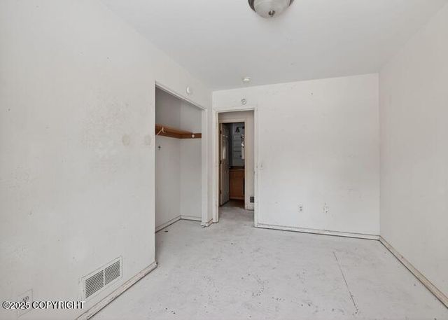 817 Shakespeare Circle, Anchorage, AK 99503