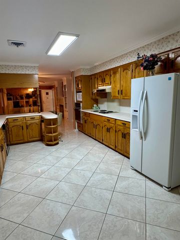 1002 Hilda St, Morgan City, LA 70380